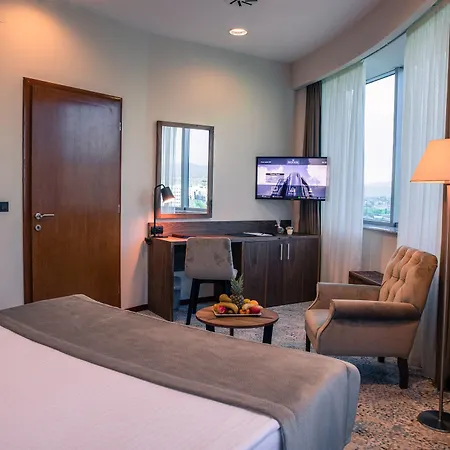 Radon Plaza 4*