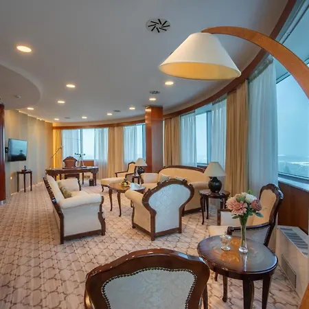Готель Radon Plaza 4*