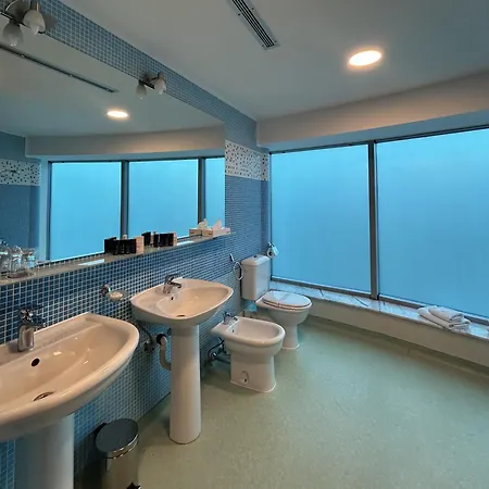 Radon Plaza Hotel 4*